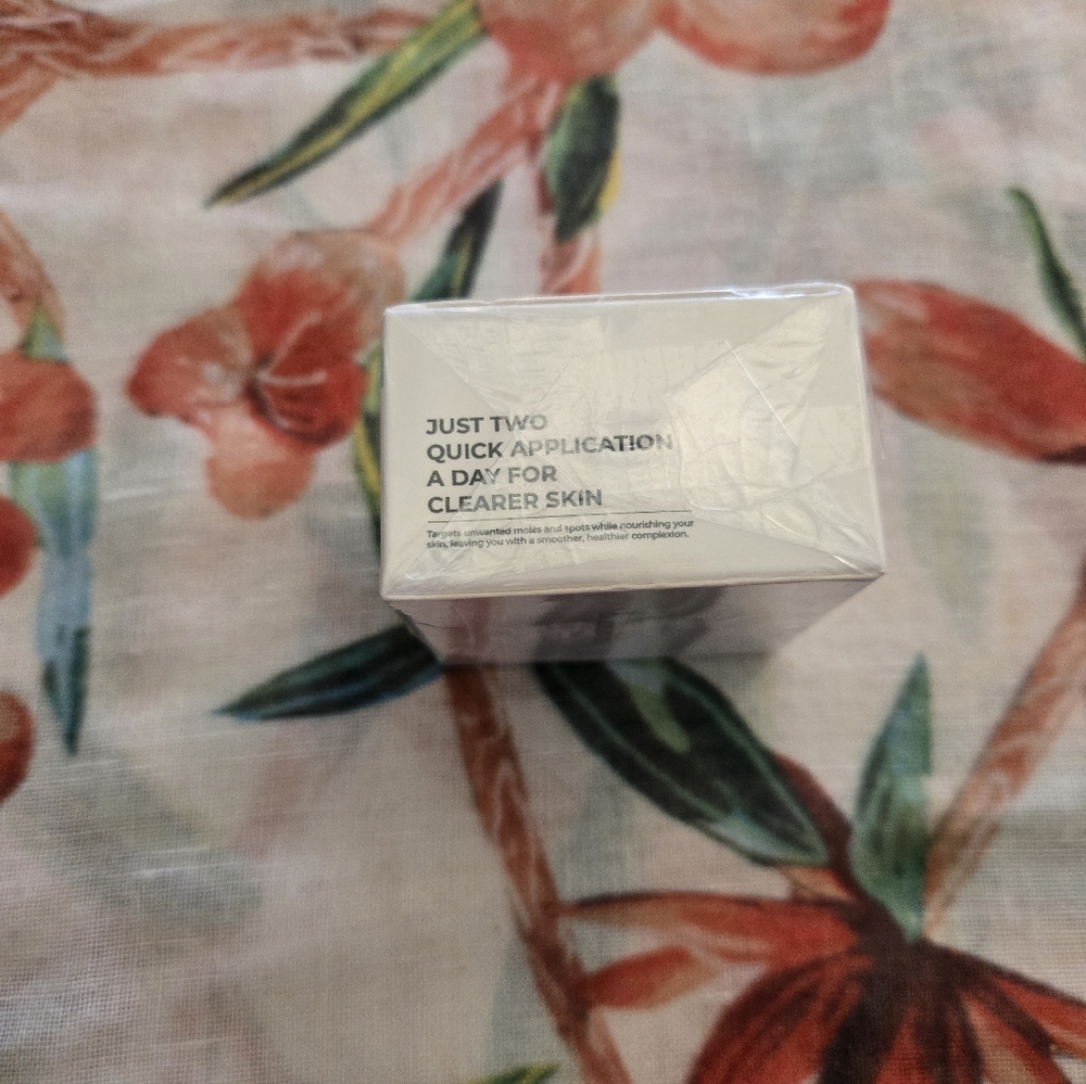 Natureerase Mole & Spot Removal - Picture 3 of 5
